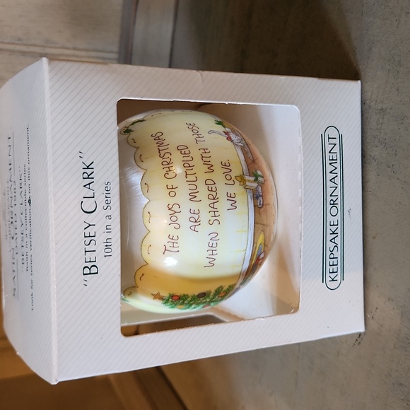 Hallmark 1982 Betsy Clark 10th in the Series Satin Unbreakable Ornament - Picture 3 of 7